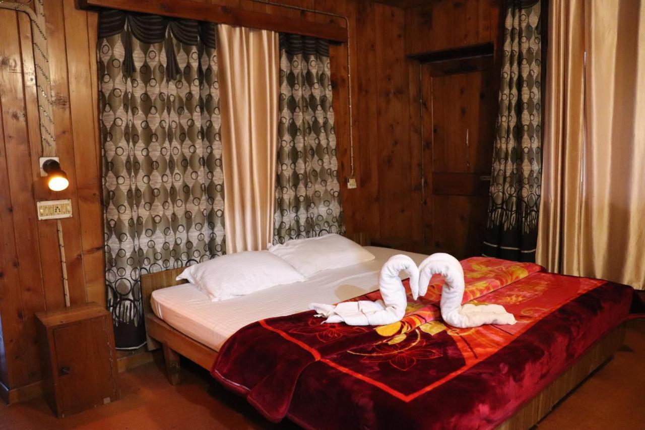 Homestay Sahira - The Orchard House *